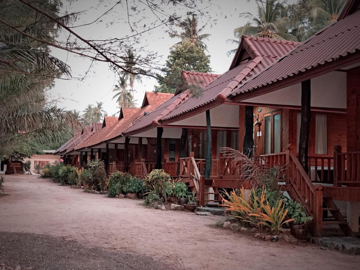 Baanchaylay Resort Khanom Exterior foto